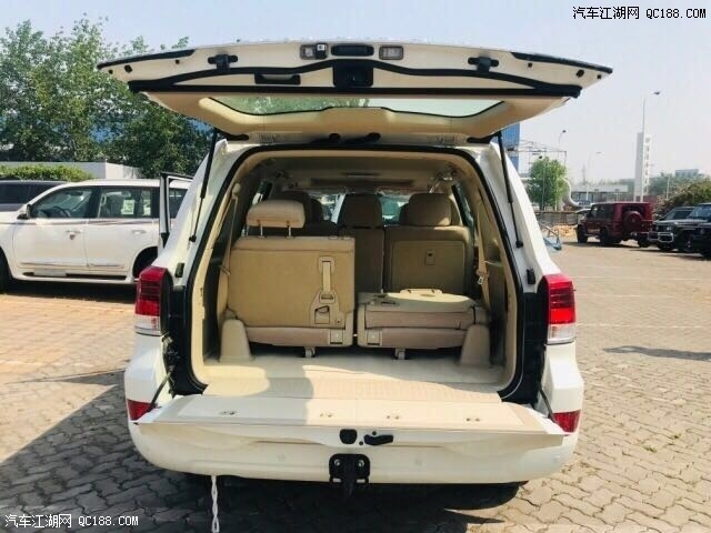 新款进口丰田兰德酷路泽5700中东版评测