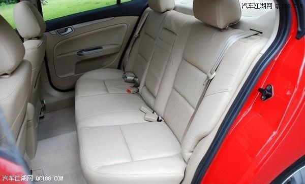 家庭月总收入_车 家庭收入(3)