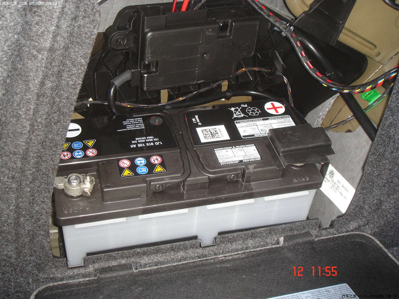 19. 进口迈腾的电瓶是在后备箱里的, 不知道国产的是不是