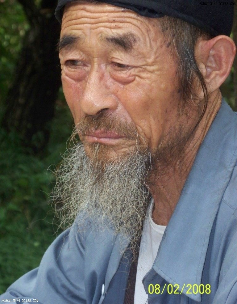 饱经沧桑的老人
