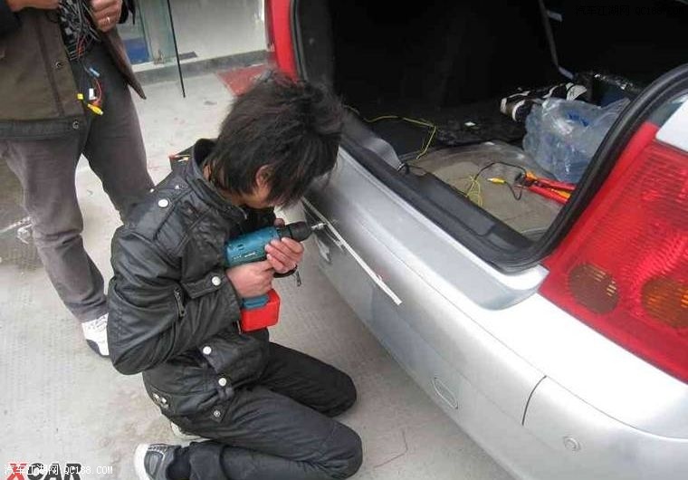 【图】标致307安装可视倒车/摄像头 图文细节