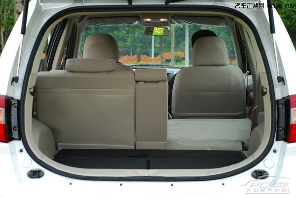 【图】迟到又低调!详细解析越野一族陆风 X8_