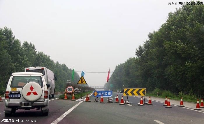 一路不知道遇到过多少向左改道,也不知道还会遇到多少向左或向右改道!