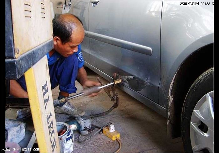 寻觅无损修补 POLO车门钣金补漆全解析