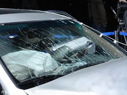 天窗破损属于车损还是属于玻璃险 汽车天窗车损险单独