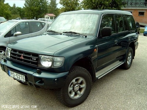 第二代帕杰罗(pajero)(1992年-1999年)     1989年,丰田陆地