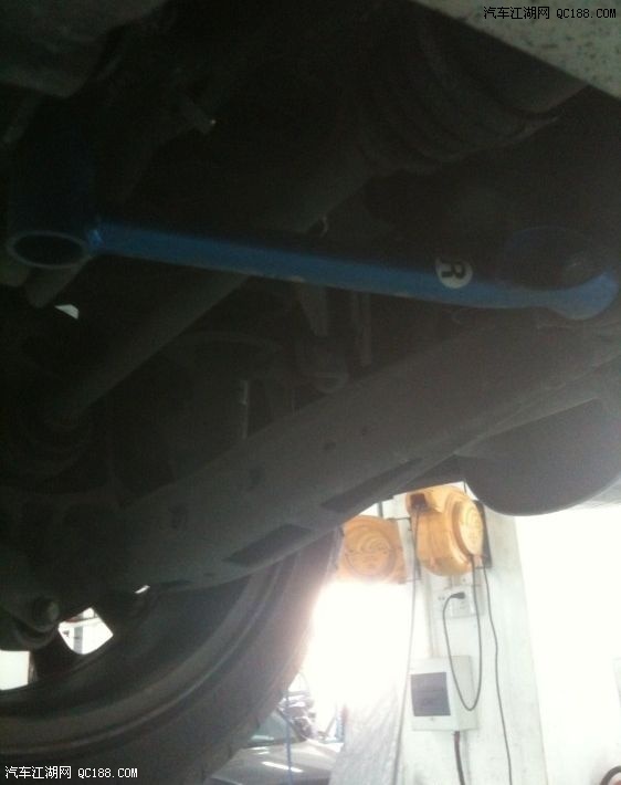 被工时费折磨的头疼 力狮更换变速箱油