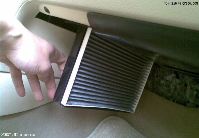 出保之前需要做的事 POLO更换空调滤芯