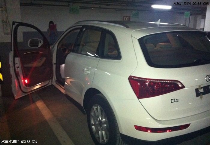 【图】意外发现灰内不错 奥迪q5新车提车作业