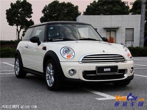 mini cooper的第一祖先诞生于1957年,这款具有革命性的两门小汽车一面