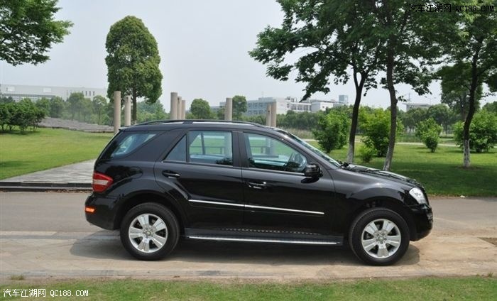 奔驰ml300落地价,奔驰ml200报价及图片 奔驰ml300用车有感 其性价比无愧benz!