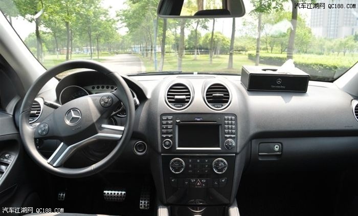 奔驰ml300用车有感 其性价比无愧benz!