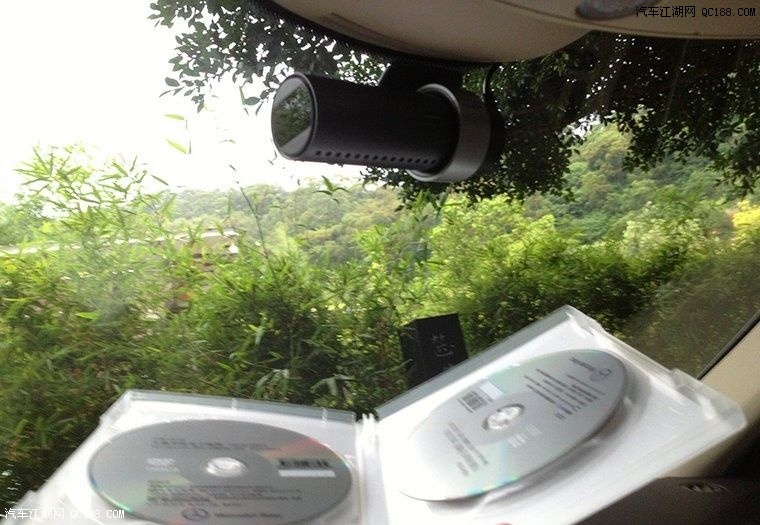 最新奔驰E级导航地图升级过程详解,为你一一剖