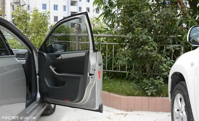 【图】速腾改内饰灯 提升内饰环境有妙招_第2