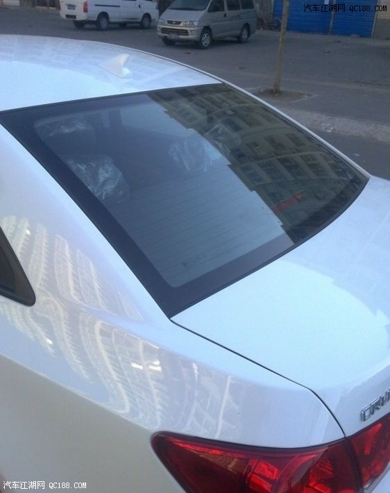 【图】新车还热乎 白色SEAT科鲁兹用车谈