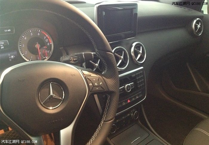 【图】油耗满意 内饰精致 操控舒适 奔驰A200