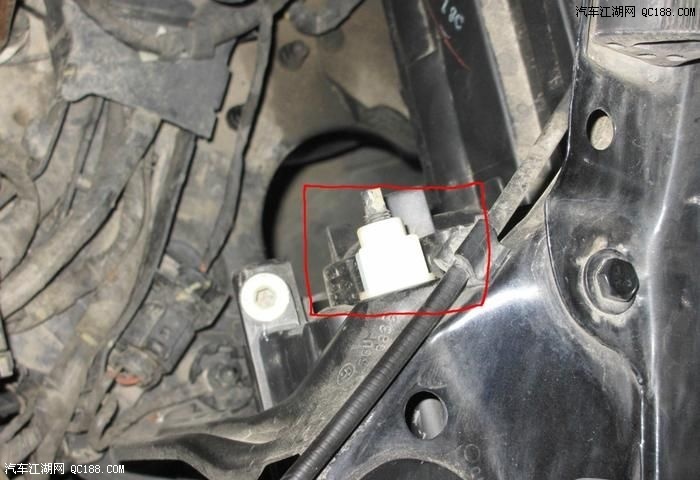 中网大变脸大灯全换 来晒明锐改装作业