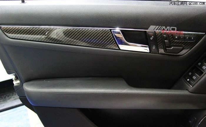 【图】奔驰C63 AMG改装碳纤维内饰、507排