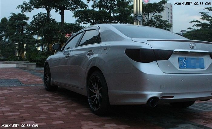 丰田锐志_多少收入买锐志(2)