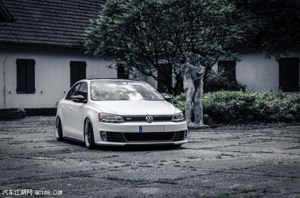 GLIװ
