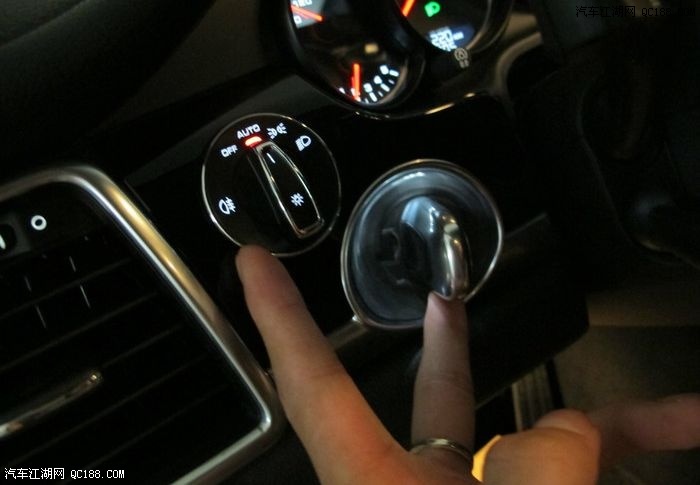 大灯控制和保时捷式的一键启动.