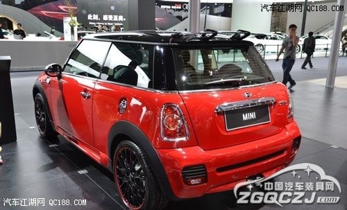 经典辣椒红 mini cooper s现身广州车展