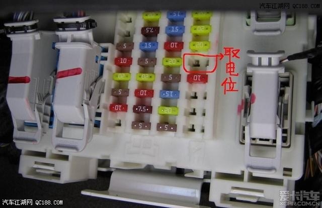 福克斯改装完美布线无损加装屌丝神器F166行车记录仪作业(30)
