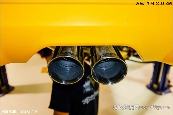 不是土豪金也迷人 COBB改装厂推出福克斯ST