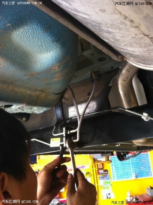 提升动力、稳固性 雨燕改装刹车轮毂避震及底盘拉杆(29)