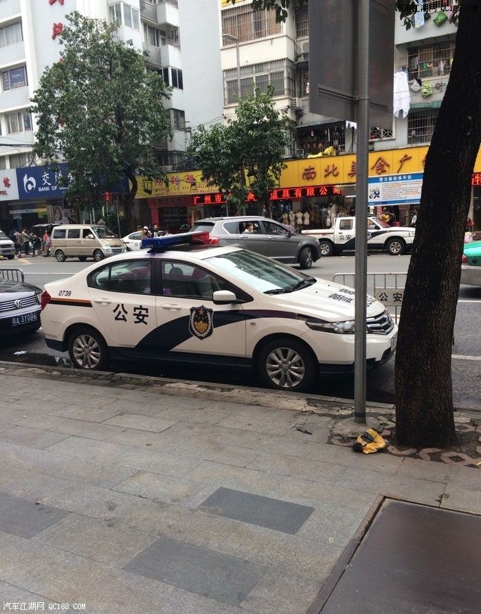 广州好多锋范警车,威武没道理!