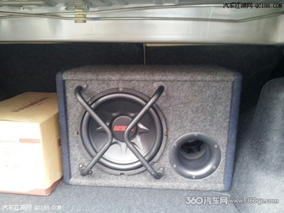 声音动人优美 佛山车天地丰田致炫改装德国彩虹音响