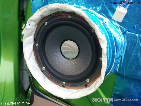 声音动人优美 佛山车天地丰田致炫改装德国彩虹音响
