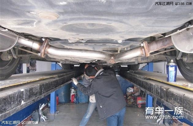 丰田凯美瑞改装卡宴尾喉作业