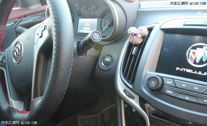 【图】外观霸气内饰大爱 别克君越车主提车记