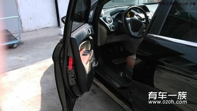 ��ɫ���ؼ��껪�������ʵ��װ�θ�װչʾ