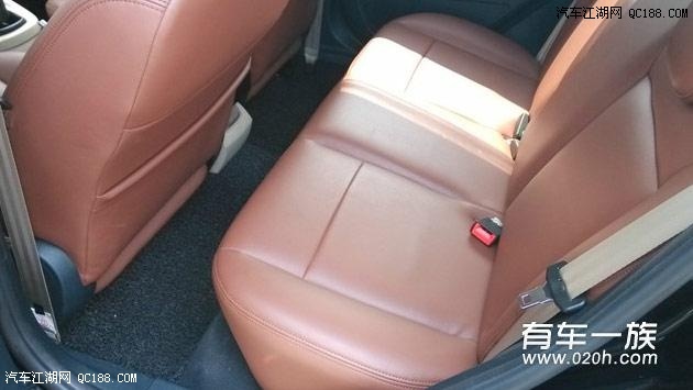 ��ɫ���ؼ��껪�������ʵ��װ�θ�װչʾ