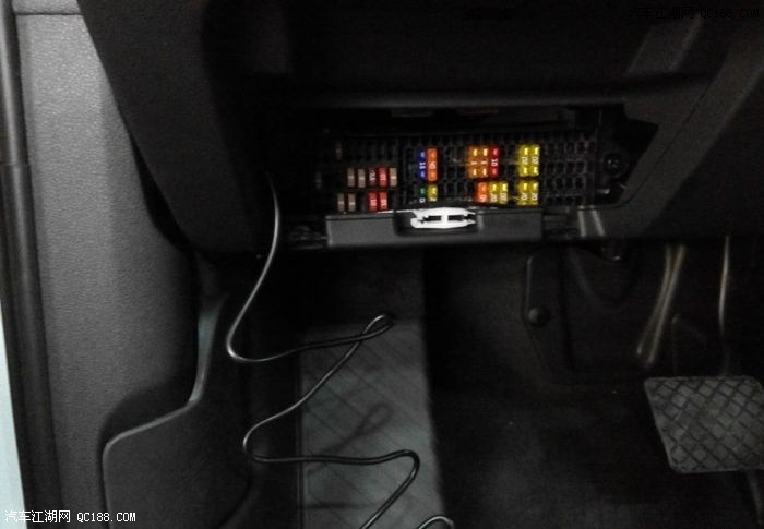 奥迪q3专用行车记录安装施工图