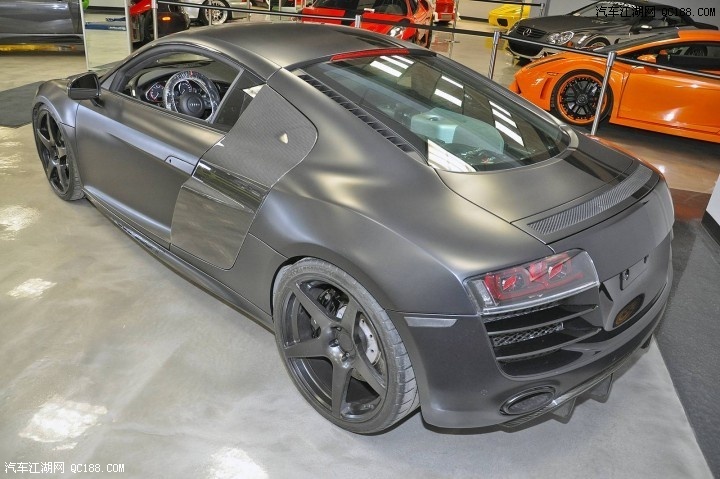 matte-black-audi-r8-6.jpg