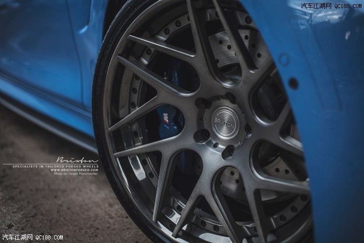 yas-marina-blue-m4-5.jpg