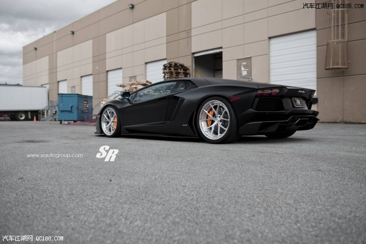 matte-black-lamborghini-aventador-6.jpg