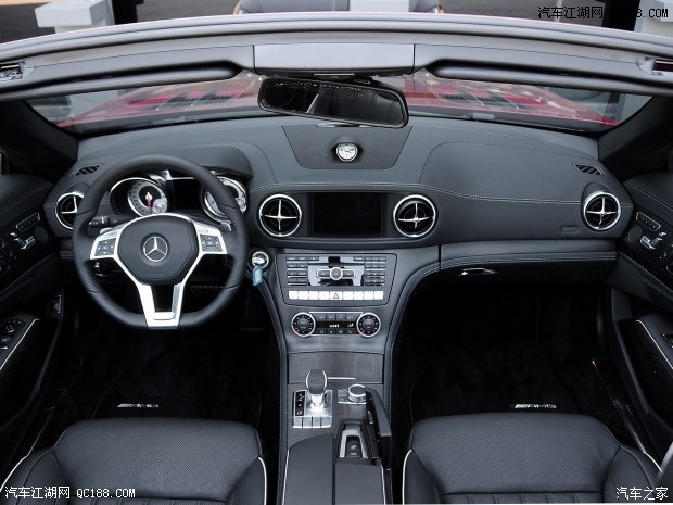 奔驰SL 400正式上市 售106.8-130.8万元
