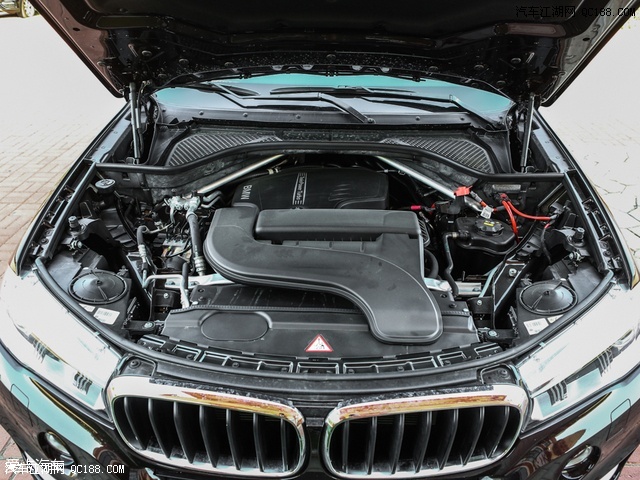 在动力方面,宝马x5 xdrive28i车型搭载了一台2.0t的四缸发动机.