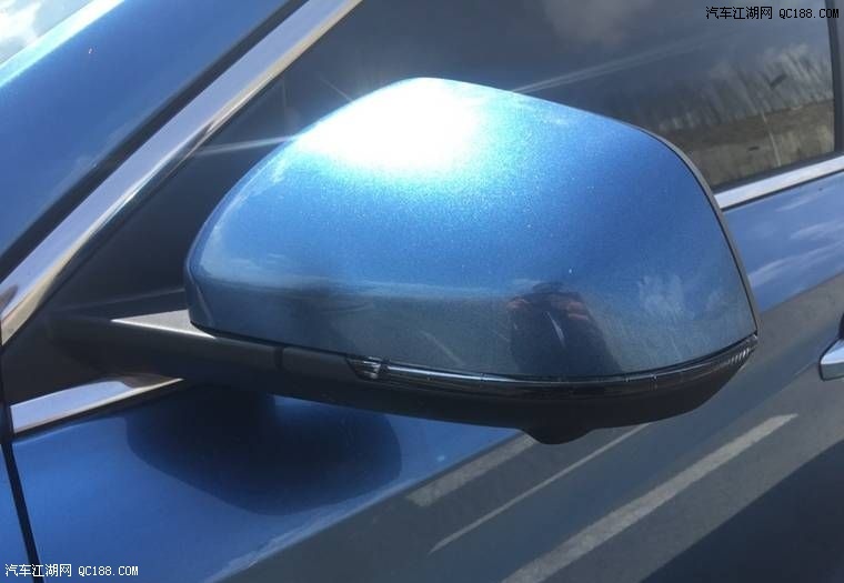 有品位的蓝色  入手荣威RX5新车谈初感