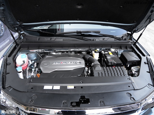 0l涡轮增压发动机,最大功率148kw(201ps)/5200rpm,最大扭矩320nm/1750