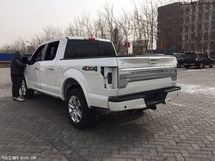 2018款福特猛禽f150车身简约设计解读