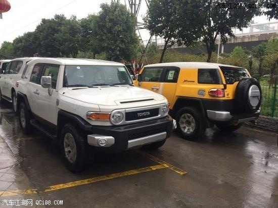 进口车18款丰田FJ酷路泽中东版配置解读