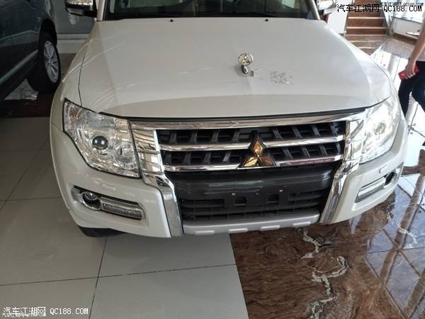 经典越野车 18款帕杰罗中东版配置解读