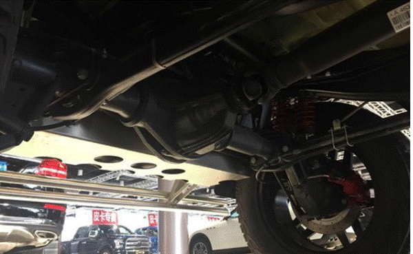 18款奔驰g500 4x4 4.0l v8双涡越野解析
