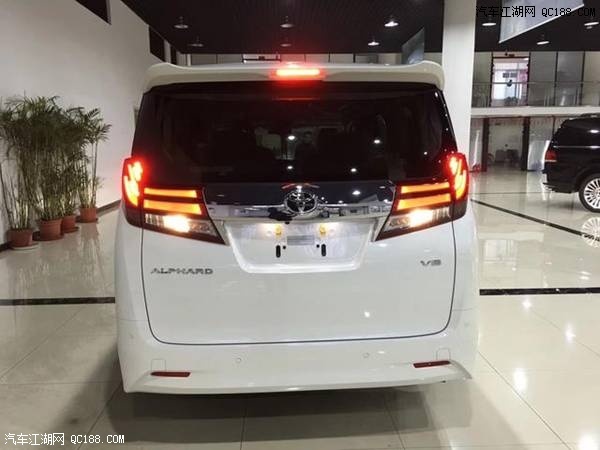 2018款丰田埃尔法豪华商务车评测体验