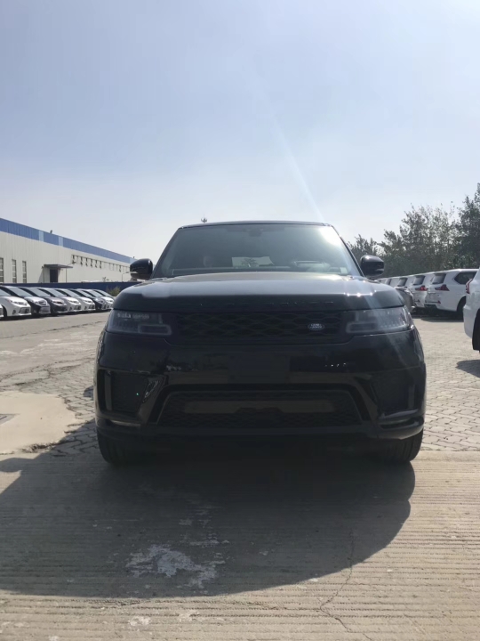 奢华时尚大气18款路虎揽胜运动性能体验